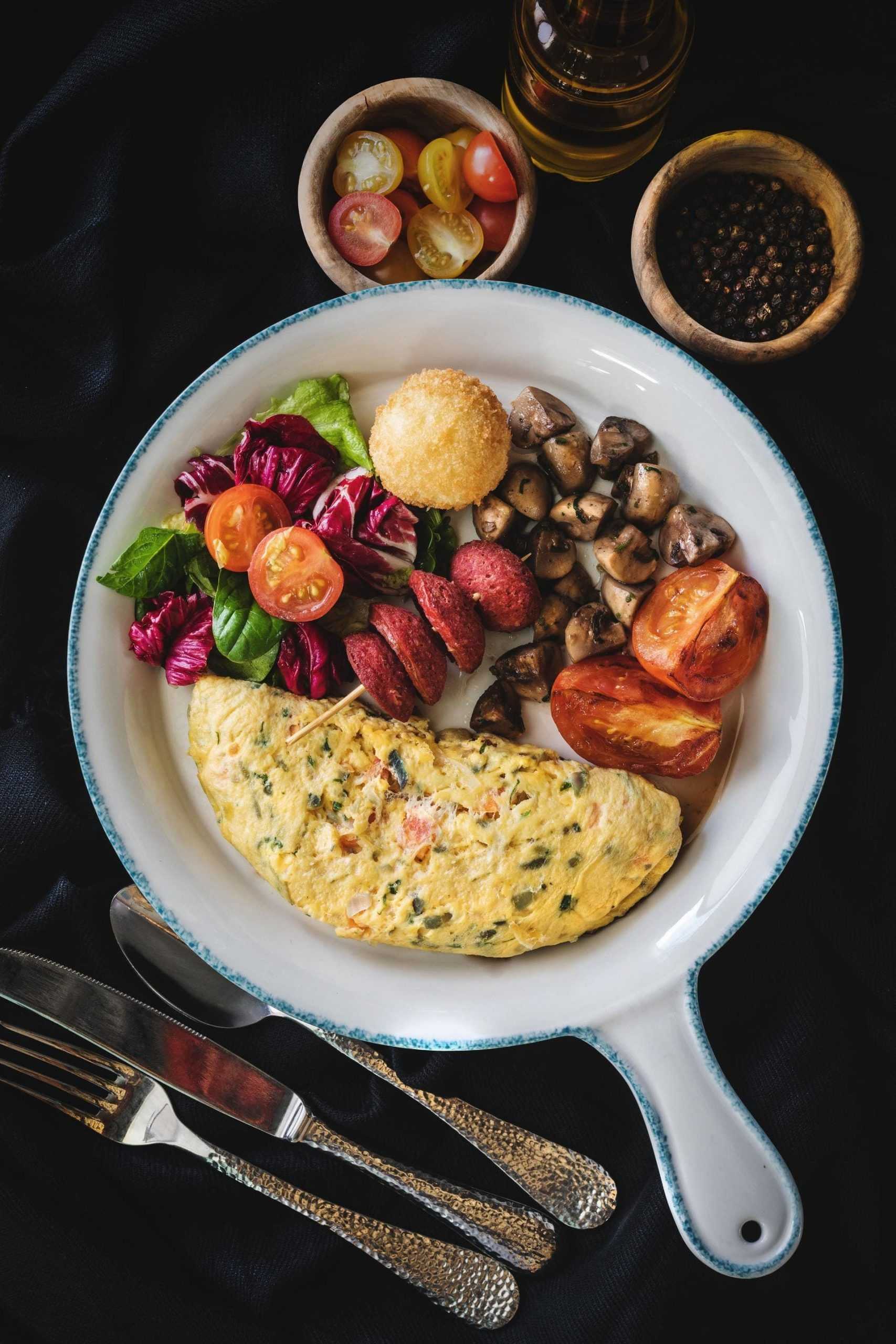 Sauteed Mushroom & Tomato Omelette