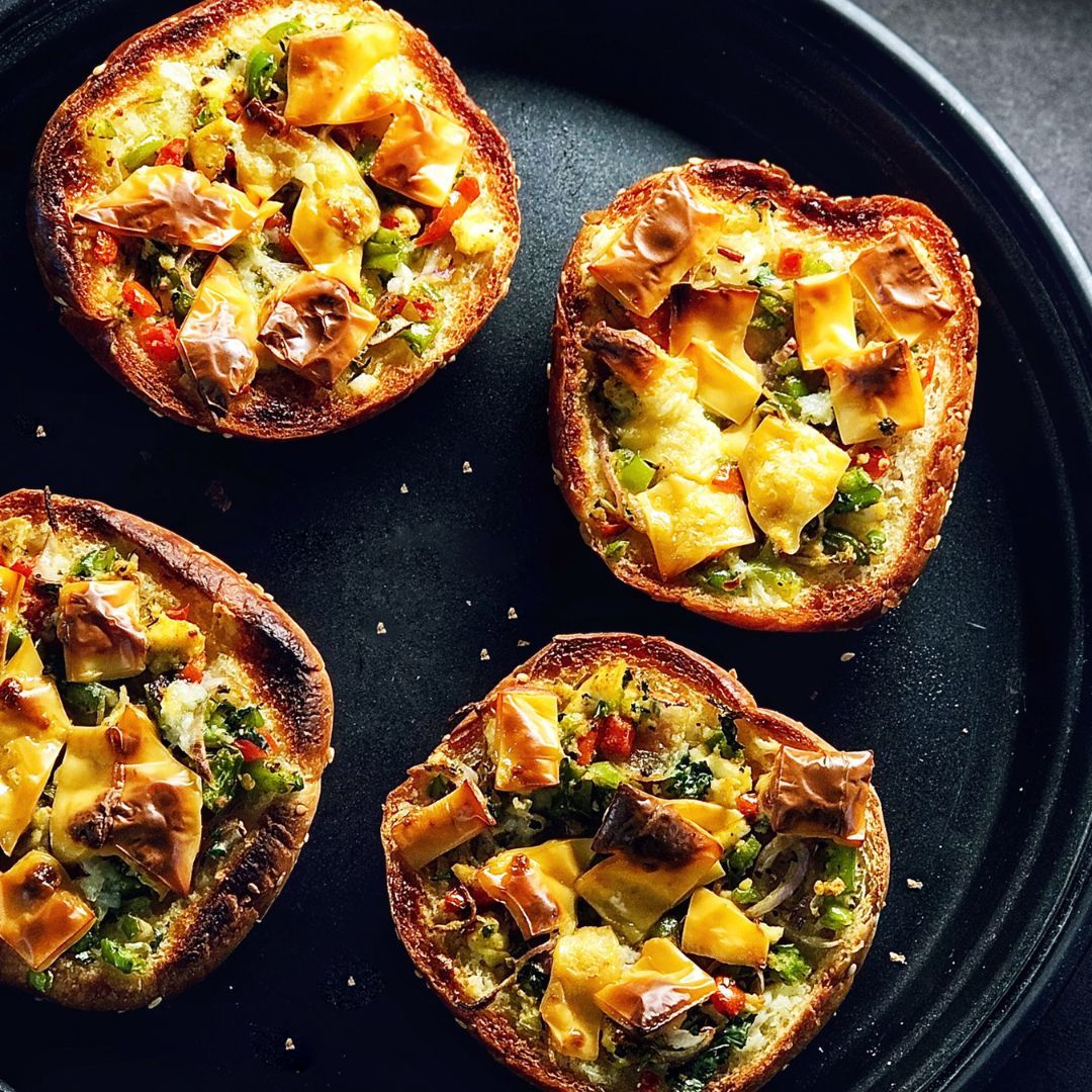 English Muffin Pizza with Tomato & Olives | Get Going Personal Training