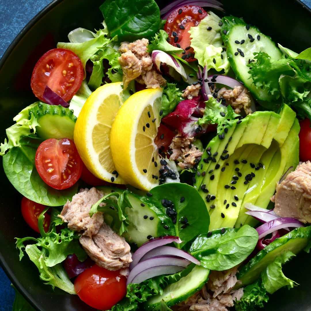 Avocado Tuna Spinach Salad