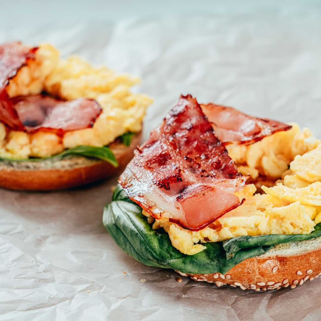 Gruyère, Bacon, and Spinach Scrambled Eggs
